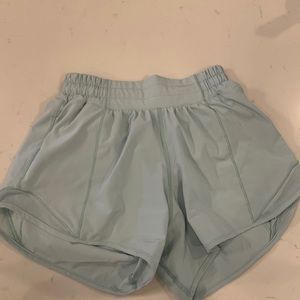Lululemon hotty hot shorts size 0 4”